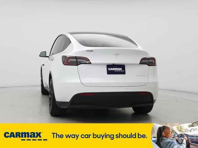 Photo of 2022 White Tesla Model Y