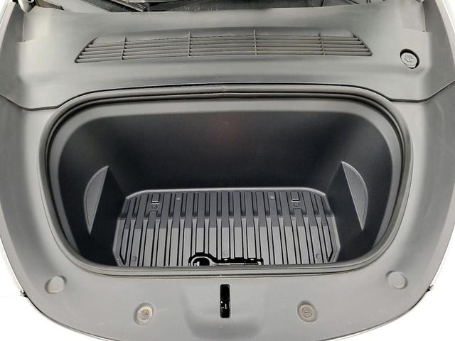 Photo of 2022 White Tesla Model Y