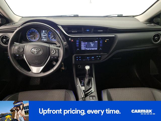 Photo of 2017 Gray Toyota Corolla