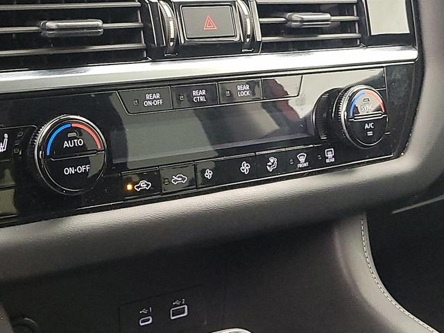 Photo of 2023 Red Nissan Pathfinder