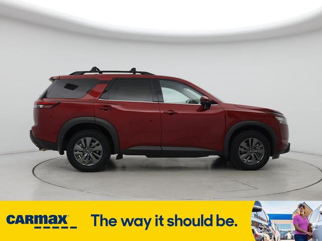Photo of 2023 Red Nissan Pathfinder