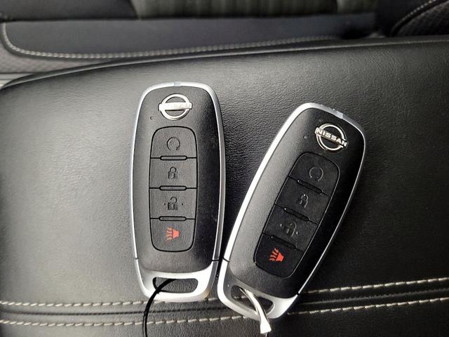 Photo of 2023 Red Nissan Pathfinder