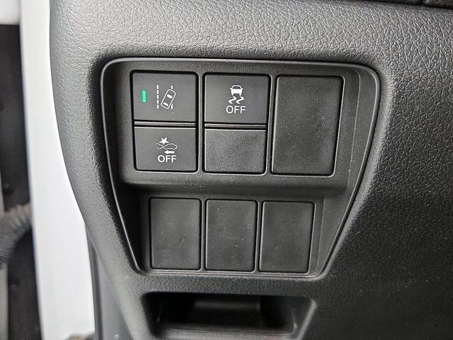 Photo of 2020 White Honda CR-V