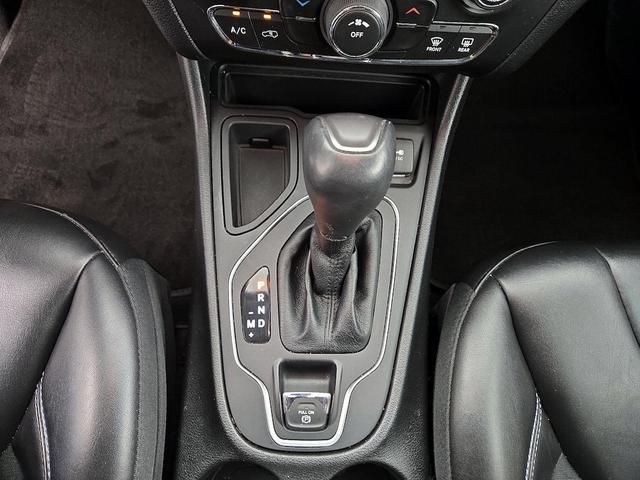Photo of 2020 Gray Jeep Cherokee