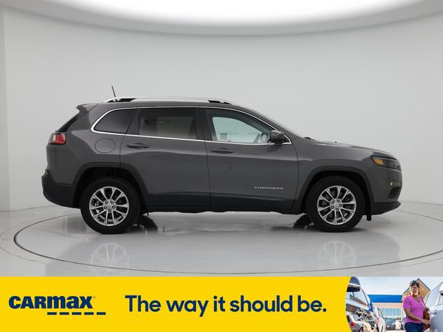 Photo of 2020 Gray Jeep Cherokee