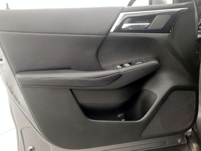 Photo of 2022 Silver Mitsubishi Outlander