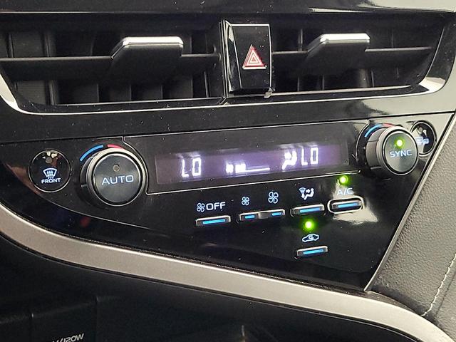 Photo of 2022 White Toyota Camry
