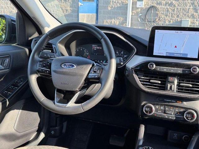 Photo of 2021 Agate Black Metallic Ford Escape