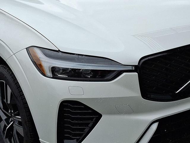 Photo of 2026 Crystal White Metallic Volvo XC60