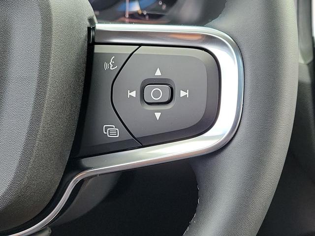 Photo of 2025 740/VAPOURGRYM Volvo XC40