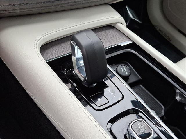 Photo of 2024 Crystal White Metallic Volvo XC90 Recharge Plug-In Hybrid