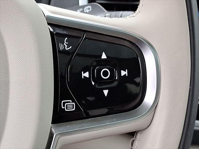 Photo of 2024 Crystal White Metallic Volvo XC90 Recharge Plug-In Hybrid