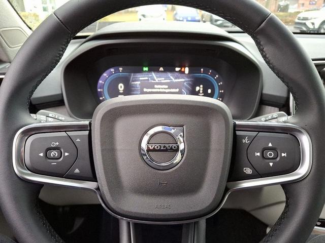 Photo of 2025 733/SAGEGREENM Volvo XC40
