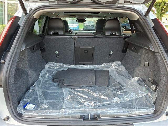 Photo of 2025 740/VAPOURGRYM Volvo XC40