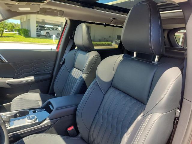 Photo of 2025 Red Diamond Mitsubishi Outlander