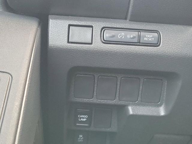 Photo of 2024 Glacier White Nissan Frontier