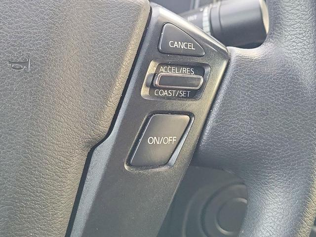Photo of 2024 Glacier White Nissan Frontier