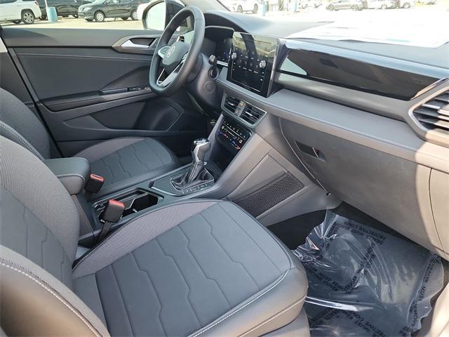 Photo of 2025 Deep Black Pearl Effect Volkswagen Taos