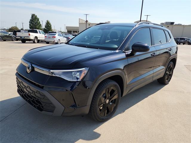 Photo of 2025 Deep Black Pearl Effect Volkswagen Taos