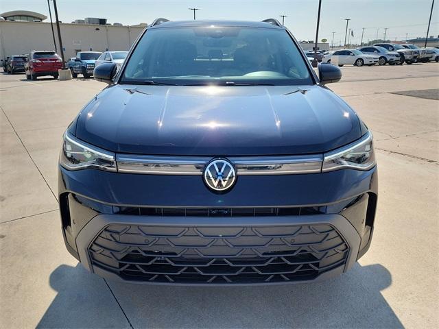 Photo of 2025 Deep Black Pearl Effect Volkswagen Taos