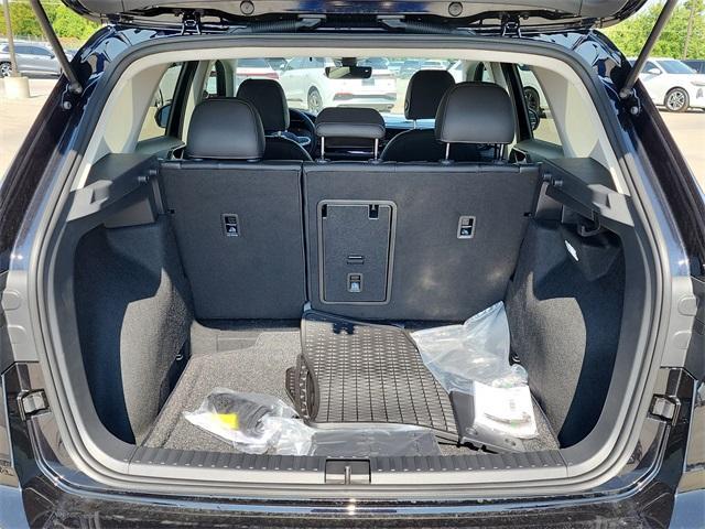 Photo of 2025 Deep Black Pearl Effect Volkswagen Taos