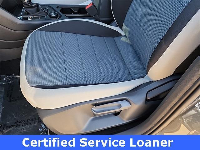 Photo of 2025 Platinum Gray Metallic Volkswagen Taos