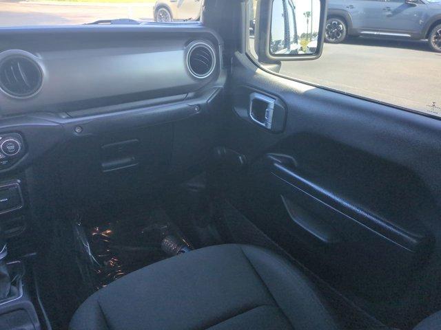 Photo of 2022 Black Clearcoat Jeep Gladiator