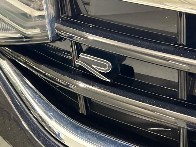 Photo of 2024 Deep Black Pearl Volkswagen Tiguan