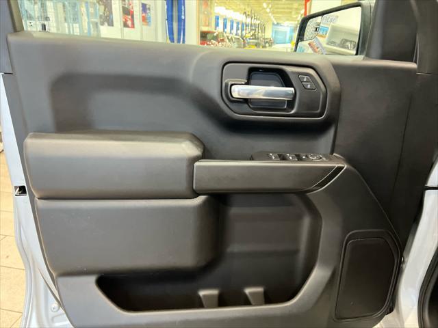 Photo of 2021 Silver Ice Metallic Chevrolet Silverado 1500