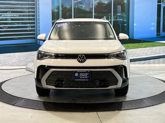Photo of 2025 Pure White Volkswagen Taos