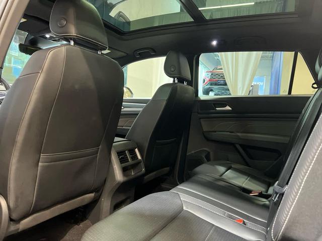 Photo of 2022 Platinum Gray Metallic Volkswagen Atlas Cross Sport