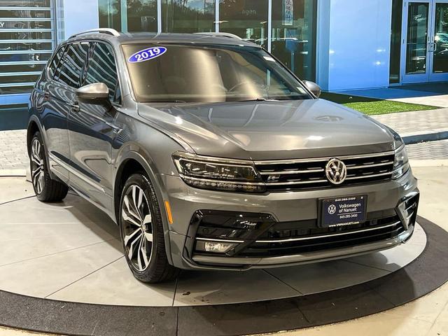 Photo of 2019 Platinum Gray Metallic Volkswagen Tiguan