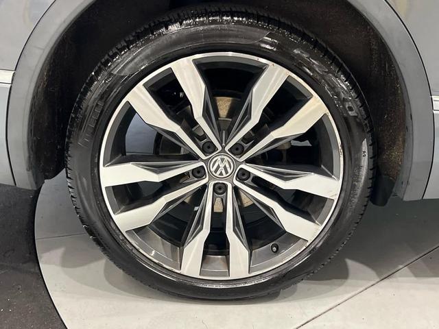 Photo of 2019 Platinum Gray Metallic Volkswagen Tiguan