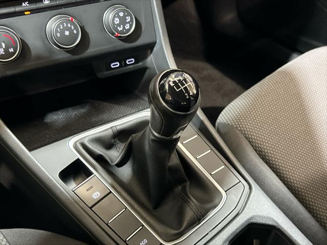 Photo of 2021 Platinum Gray Metallic Volkswagen Jetta