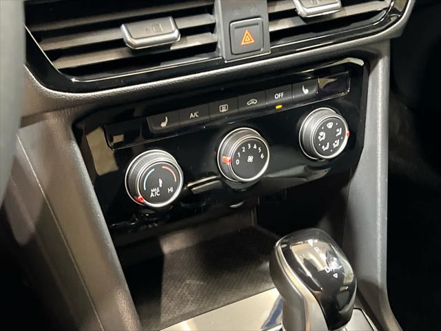 Photo of 2023 Pure White Volkswagen Taos