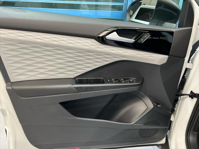 Photo of 2023 Pure White Volkswagen Taos