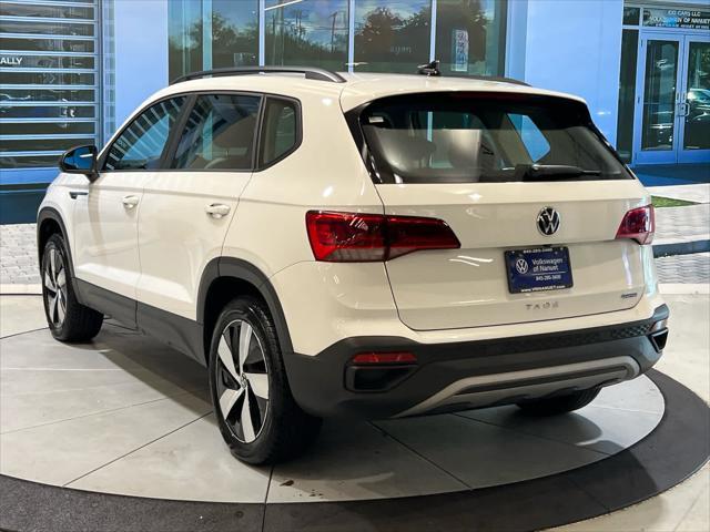 Photo of 2023 Pure White Volkswagen Taos