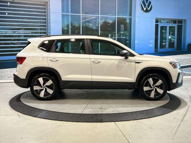 Photo of 2023 Pure White Volkswagen Taos