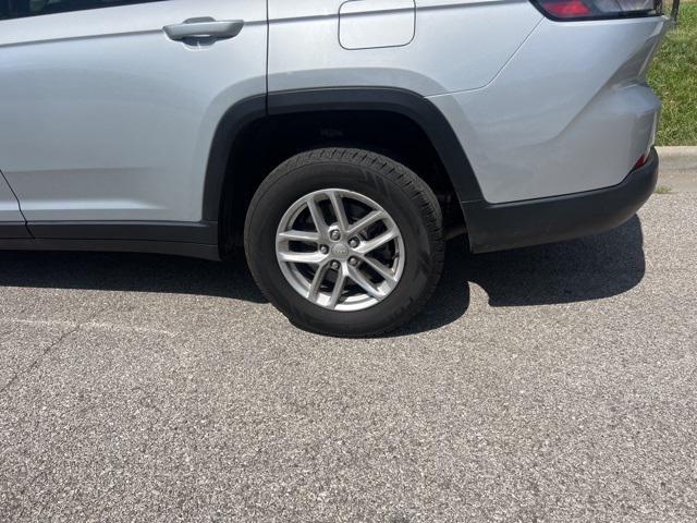 Photo of 2022 Silver Zynith Jeep Grand Cherokee L