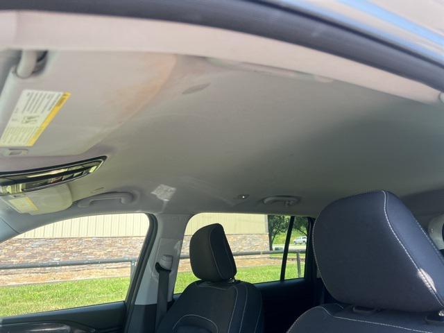 Photo of 2022 Silver Zynith Jeep Grand Cherokee L