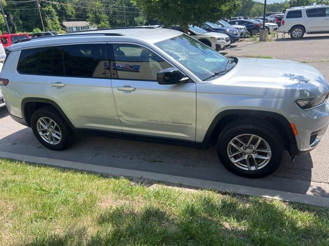 Photo of 2022 Silver Zynith Jeep Grand Cherokee L