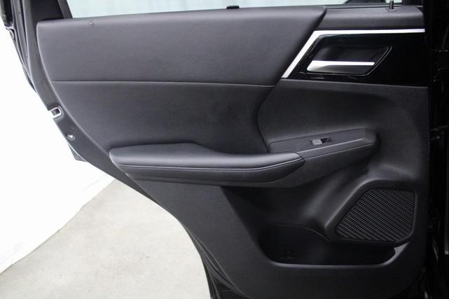Photo of 2022 Black Mitsubishi Outlander