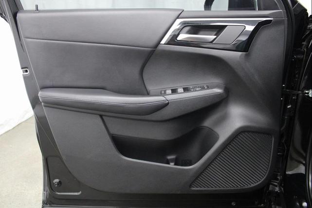 Photo of 2022 Black Mitsubishi Outlander