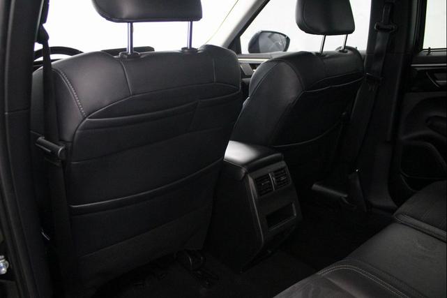 Photo of 2022 Black Mitsubishi Outlander