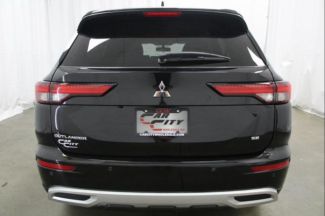 Photo of 2022 Black Mitsubishi Outlander