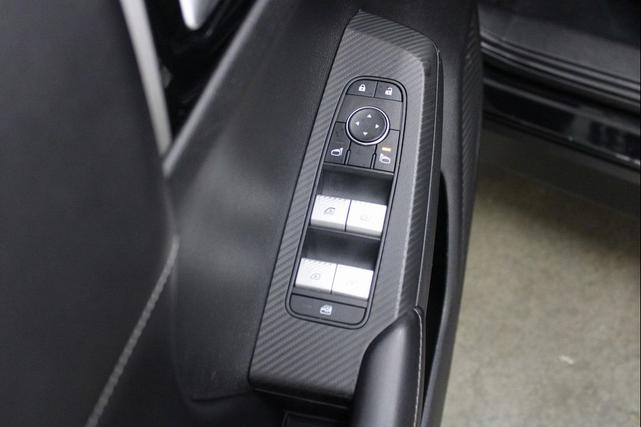 Photo of 2022 Black Mitsubishi Outlander