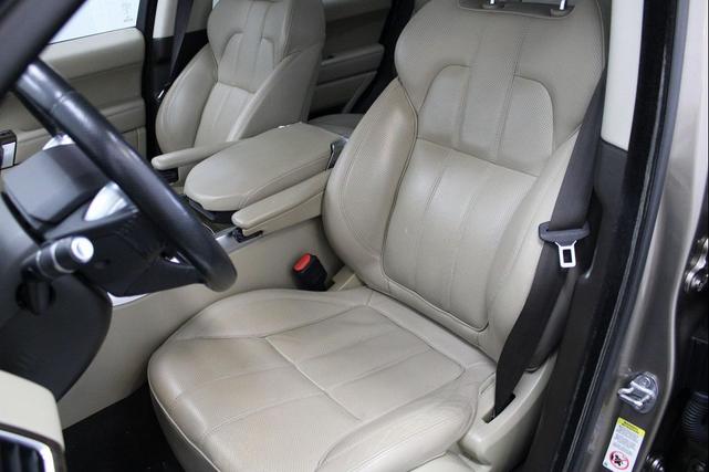 Photo of 2016 Gold Land Rover Range Rover Sport