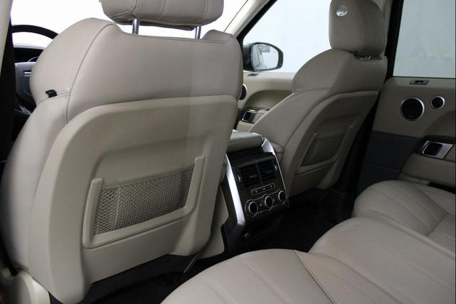Photo of 2016 Gold Land Rover Range Rover Sport