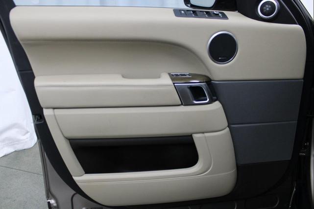 Photo of 2016 Gold Land Rover Range Rover Sport