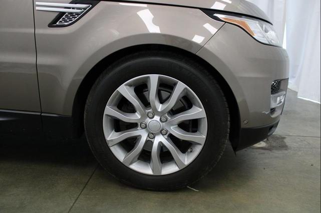 Photo of 2016 Gold Land Rover Range Rover Sport